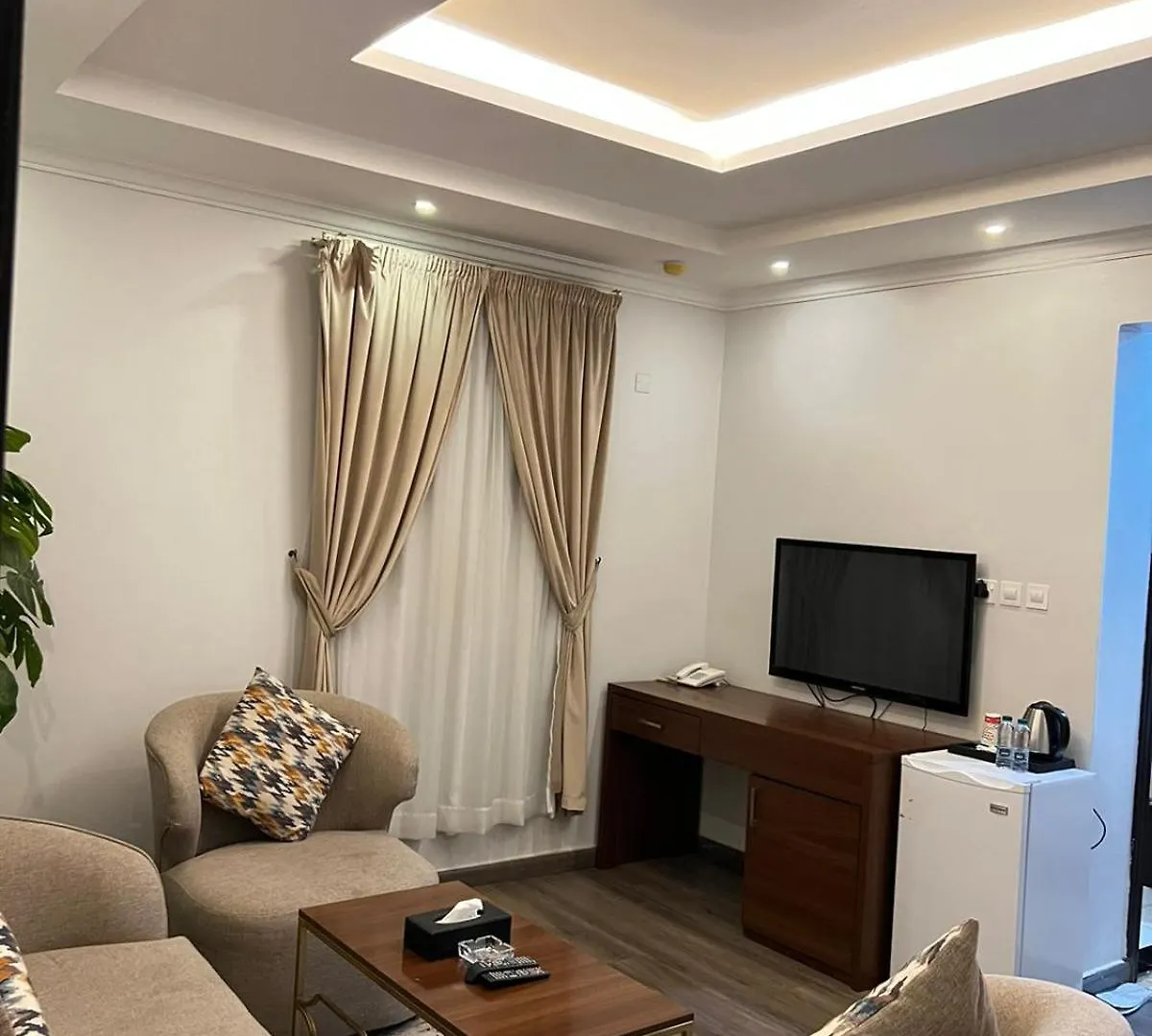 **** شقة فندقية الشقق الفندقية الرياضفي  ال متعب سويتس المرسلات المملكة العربية السعودية